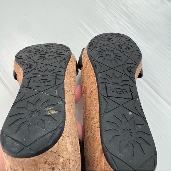 UGG Zoe Black and Tan Wedge Sandals - Picture 11 of 14